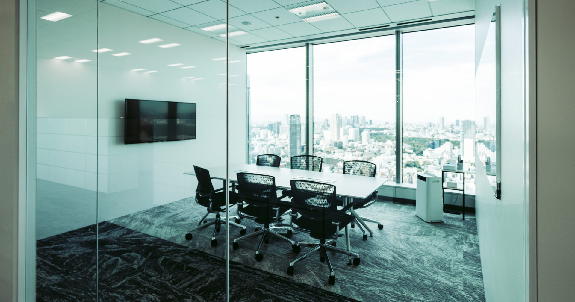 かっこいいオフィスのデザイン事例集｜人気企業のレイアウトを紹介